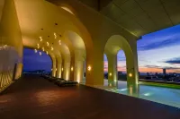 Arjuna Solitaire Hotel - Pools