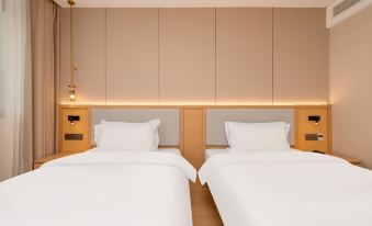 Chuanyue Lingshe Hotel (Sichuan University Mozhiqiao Subway Station)