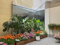 Kangding YeKe Yeke Hotel (Love Song Square) Hotel di Kangding