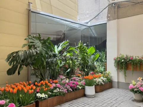 Kangding YeKe Yeke Hotel (Love Song Square)