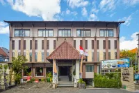 Grand Santhi Hotel Hoteles cerca de Campus Sudirman de La Universidad Udayana
