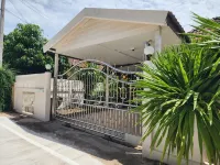 Homeis Villa Sattahip 南拉姆海灘附近的飯店