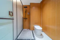 Rongjiang Saint Bailey Smart Hotel (Cun Chao Football Field Riverside Ecological Sports Park) - parking