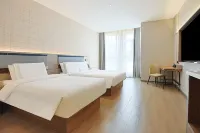 Homeinn Plus Hotel (Daqing Tieren Square) Hotel a 