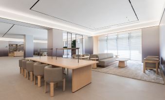 Holiday Inn Express Leshan Zhanggongqiao Food Street