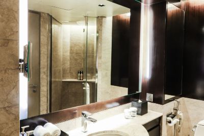 デラックス キングルーム ニューワールド マカティ ホテル、マニラの写真