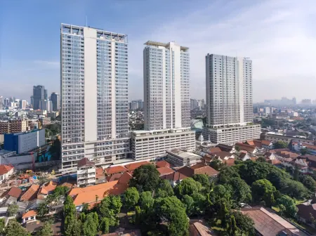 Genius Jakarta - Menteng Park Luxury Apartment Отели рядом со станцией Stasiun Pasar Senen