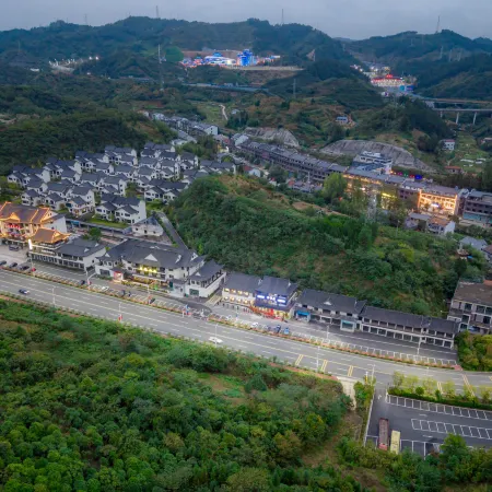 Wudang Mountain · Yuxiaoju Hotel (Wudang Mountain Scenic Area Ticket Office Store)