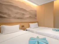 Yunchuan Hotel Hotels near Sihui Station