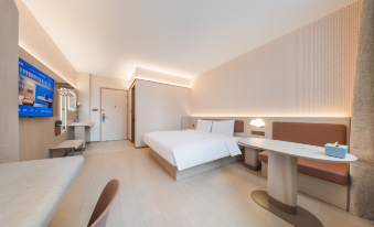 HanTing Hotel (Shanghai Lujiabang Road Subway Station)