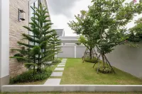 Single-family three-bedroom swimming pool villa Hotel a Pong