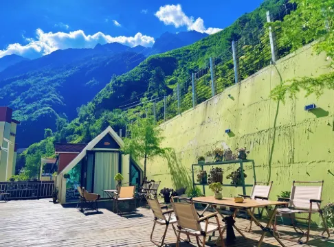 Yunting Jingju Hotel (Kangding Branch)