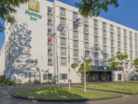 Holiday Inn LUSAKA by IHG Các khách sạn gần Chinese Centre