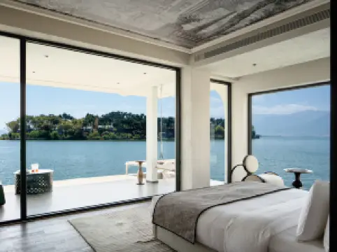 ARCADIA  SEAVIEW DESIGN HOTEL