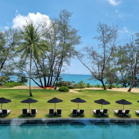 Sala Phuket Mai Khao Beach Resort Отели рядом с достопримечательностью «Пляж Сай-Кео»