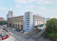 GreenTree Inn Select (Dalian Railway Station Zhongshan Square Subway Station Hotel) Hotels in Dalian