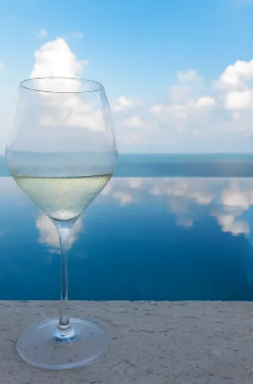 โรงแรมสกาย บีช