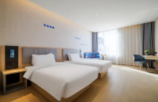 Home Inn ·neo (Yuncheng North Railway Station Wuyue Square Store)