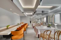 Yuyue E-sports Hotel (Nanchang Qiushui Square Cuiyuan Road Subway Station) - Esports
