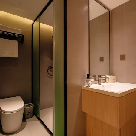 Cat's Faraway Hotel (Datong Dongxin Square T98 Brilliant Golden Street)