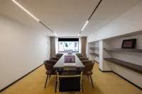 Weihai Yunju Hotel (Guanhaiwei Bus Station Cilin Hospital) - 신규