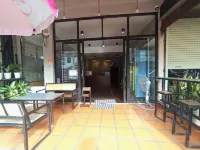 Funky Monkey Cafe & Hostel