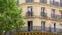 Stunning property near Arc de Triomphe
