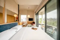 Floral Hotel · RongShi Hotel(Guilin Elephant Trunk Hill Two Rivers and Four Lakes Hotel)