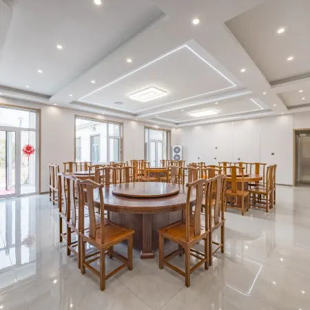 Pingcheng Hotel (Taihang Water Town Yishui Lake)