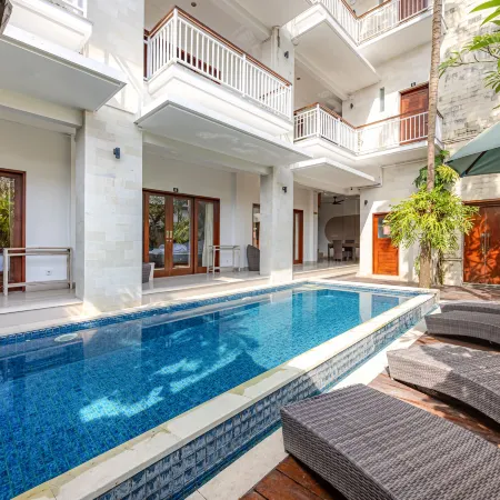 Cove Riendu Guesthouse Отели рядом с достопримечательностью «Пляж Берава»