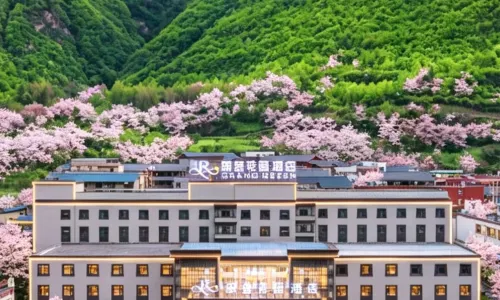 Rezen Hotel