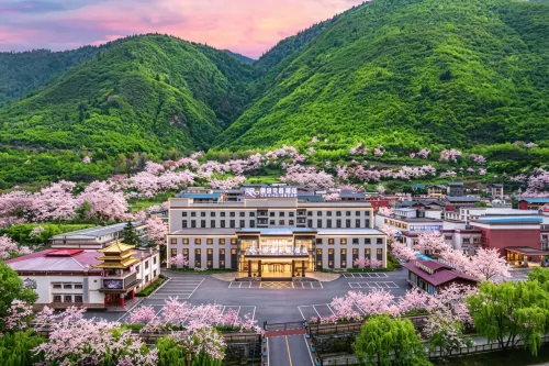 Rezen Hotel