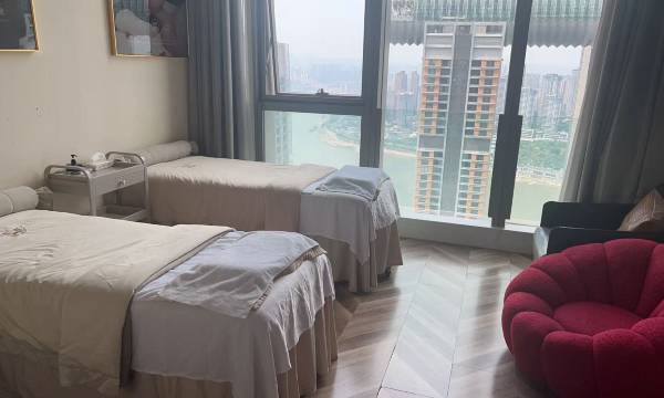 Ouchen Skyrise Riverside Hotel ( Raffles City Chongqing)