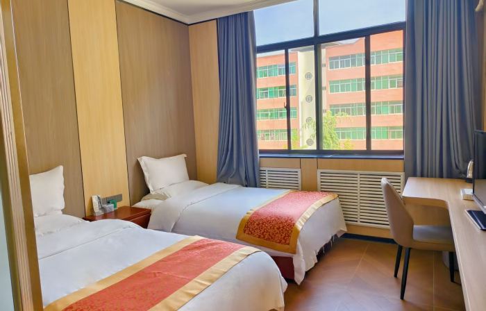 Yijun Hotel