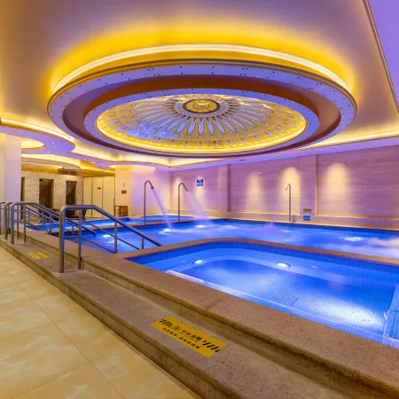 Xiangfeng Carnival Hotel