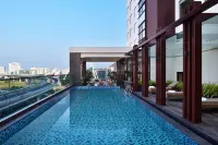 Fairfield by Marriott Kolkata - Pools