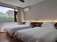 Liuba Front and Back Courtyard Themed Homestay (Old Street)