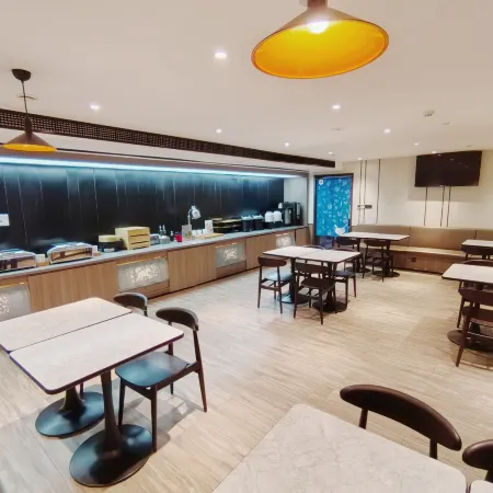 Hanting Baoding Laishui Walnut Market Hotel