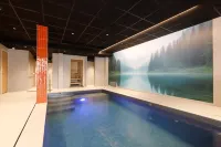 Kyriad Montbéliard Sochaux Hôtel & Spa - Pools