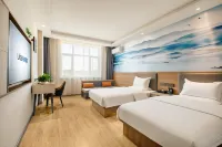 Urba Hotel (Russian Style Pedestrian Street) - Parking