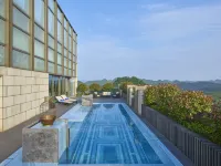 GUIYANG CENTURY HOTEL - Bjergudsigt