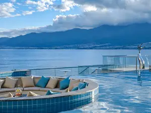 Wushuang Yayu Designer Boutique Stay · Erhai Lake