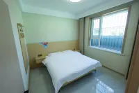 Orange Courtyard Homestay - Homestays