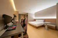 Wangshan E-Sports Hotel (Tourism Service Center of West Changbai Mountain) - 2성급