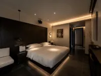 Rishang Sangan · Wild Luxury Villa · Hot Spring Pool (Shuangqiao Valley Scenic Area) - balcón
