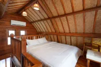 Luh Adi Villa 1, Modern Wooden Villa in Uluwatu Hotels in Uluwatu
