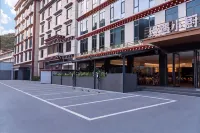 MANYU ·HOTEL（BAIYU ) - parkir
