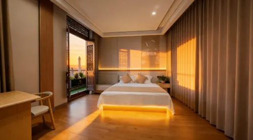 Zhenjiang · Riverside View Chinese Inn (Langzhong Ancient City Huaguang Tower) - parking