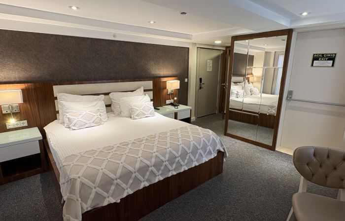END GLORY HOTEL