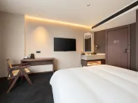 Aimu Design Hotel - 2-Star